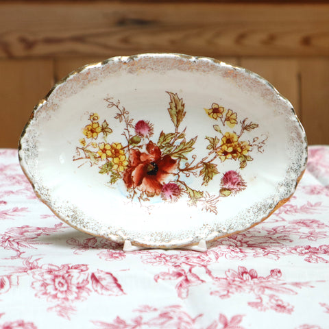 Flowered and gilded soap dish